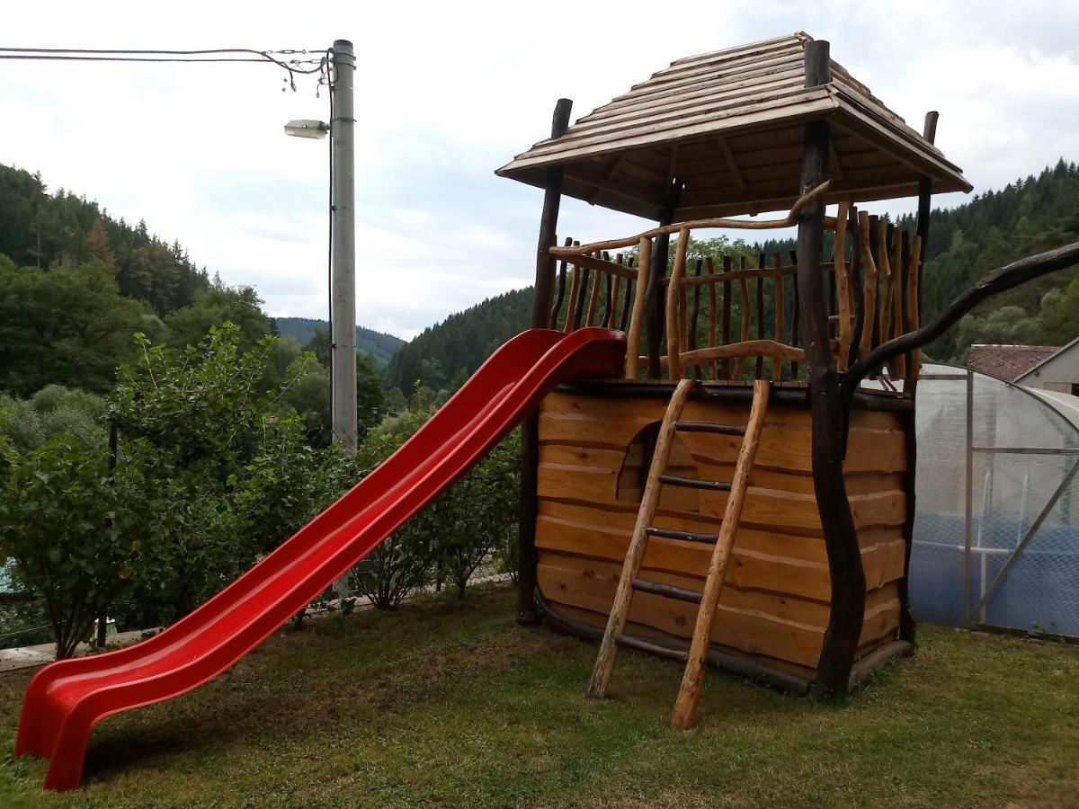 Penzion Apartmany Becov Bečov nad Teplou Buitenkant foto