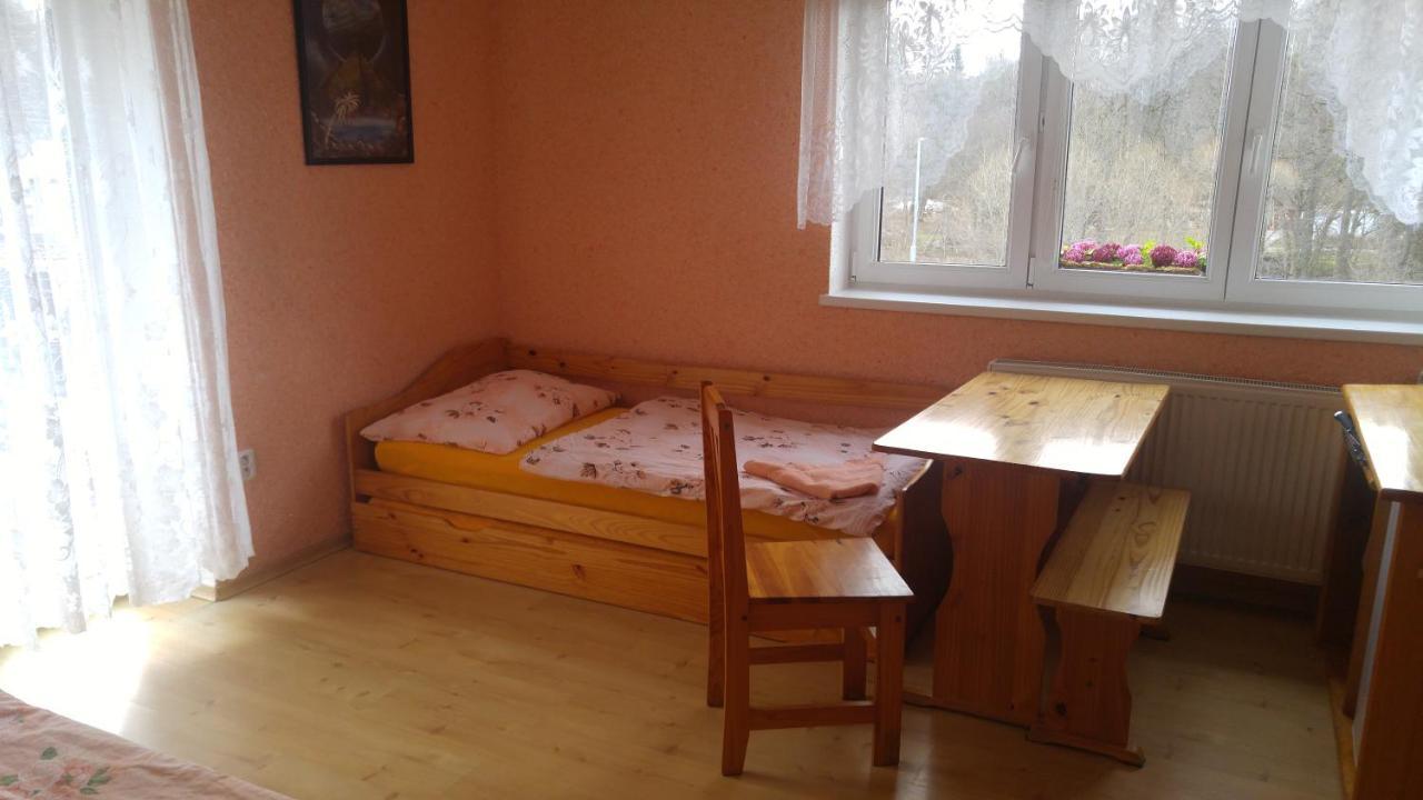Penzion Apartmany Becov Bečov nad Teplou Buitenkant foto