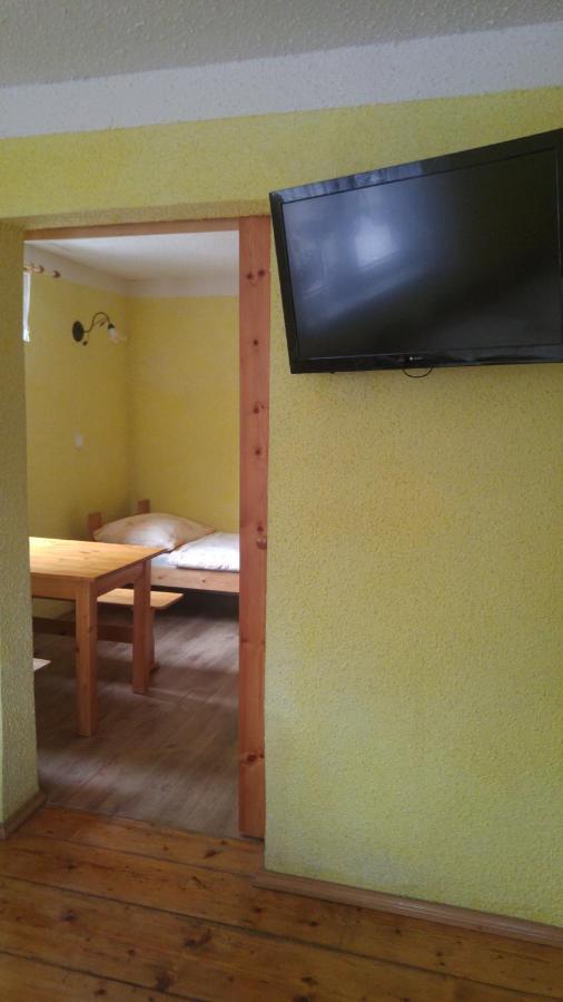 Penzion Apartmany Becov Bečov nad Teplou Buitenkant foto